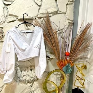 White crop styled top with long puffy sleeve